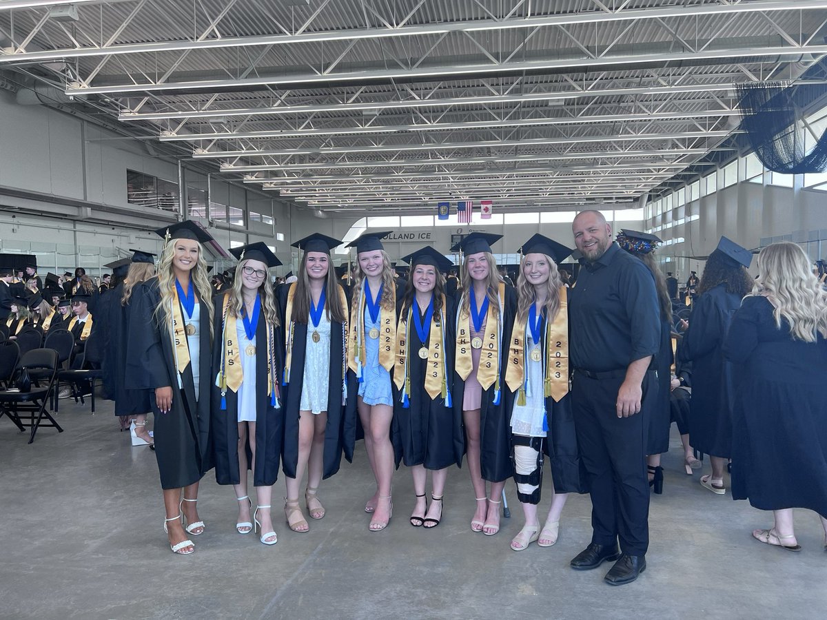 mrjdalton's tweet photo. To my Senior DECA members: any club/team is only as good as it’s veterans. Thank you for setting the example and showing the underclassmen what it means to be a Senior. https://t.co/2Sr8NavkSi
