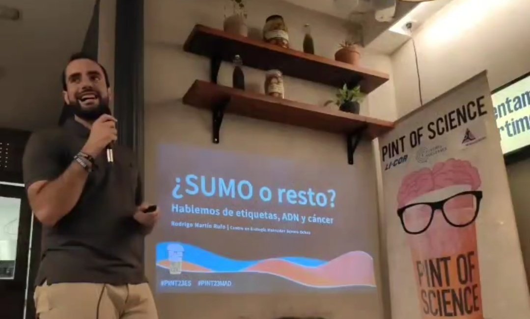 rodrimartinr's tweet photo. Ayer tuve la enorme suerte de participar en @pintofscienceES. Fue una experiencia increíble, con un bar lleno de gente genial y hablando de lo que hacemos en el lab de @Emlecona. Ha sido un placer participar en un evento como este... ¿Se puede repetir?
#Pint23ES #Pint23MAD https://t.co/VL7k5PplI2