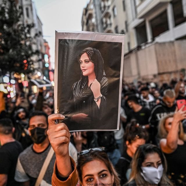 Supporting the brave Iranian women protesting their government risking their lives in the name of #MahsaAmini. No woman deserves retaliation, imprisonment or death for choosing how to dress and present themselves. #WomenRights #IranianWomen #Fashionmodels