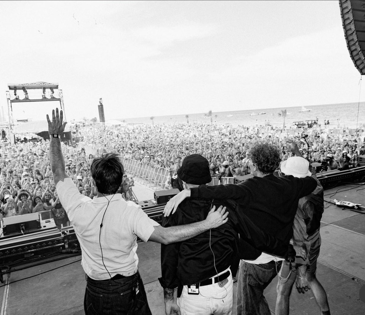 That’s what we want <a href="/COIN/">COIN</a> to see when they walk on stage at @wonderroadfest Indianapolis. Just a sea of people like this weekend’s <a href="/Indy500SnakePit/">Indy 500 Snake Pit</a> 

Tickets at wonderroadfest.com