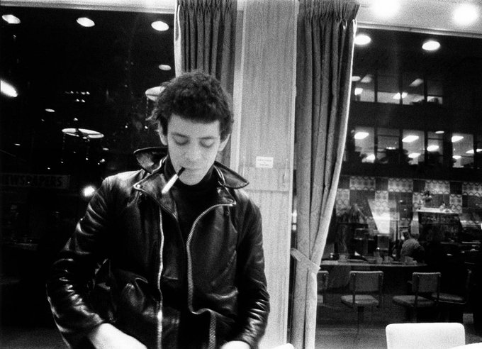 Lou Reed's 12 Top 10 Records Of All Time #list #OrnetteColeman #HankWilliams #BobDylan #LittleRichard #JohnLennon #LaurieAnderson #TheVelvetUnderground flashbak.com/lou-reeds-12-t…