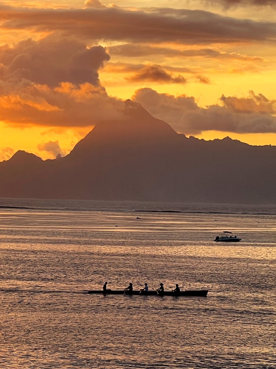 A selection of #Top4Boats for the #Top4Theme
 
@obligatraveler 
@wandersmiles 
@intheolivegrov1 
@jollyhobos 

Jetwave Pearl houseboat at Horizontal Falls; speedboat at Talbot Bay; gondola on the Gold Coast; rowing skiff at sunset in Tahiti