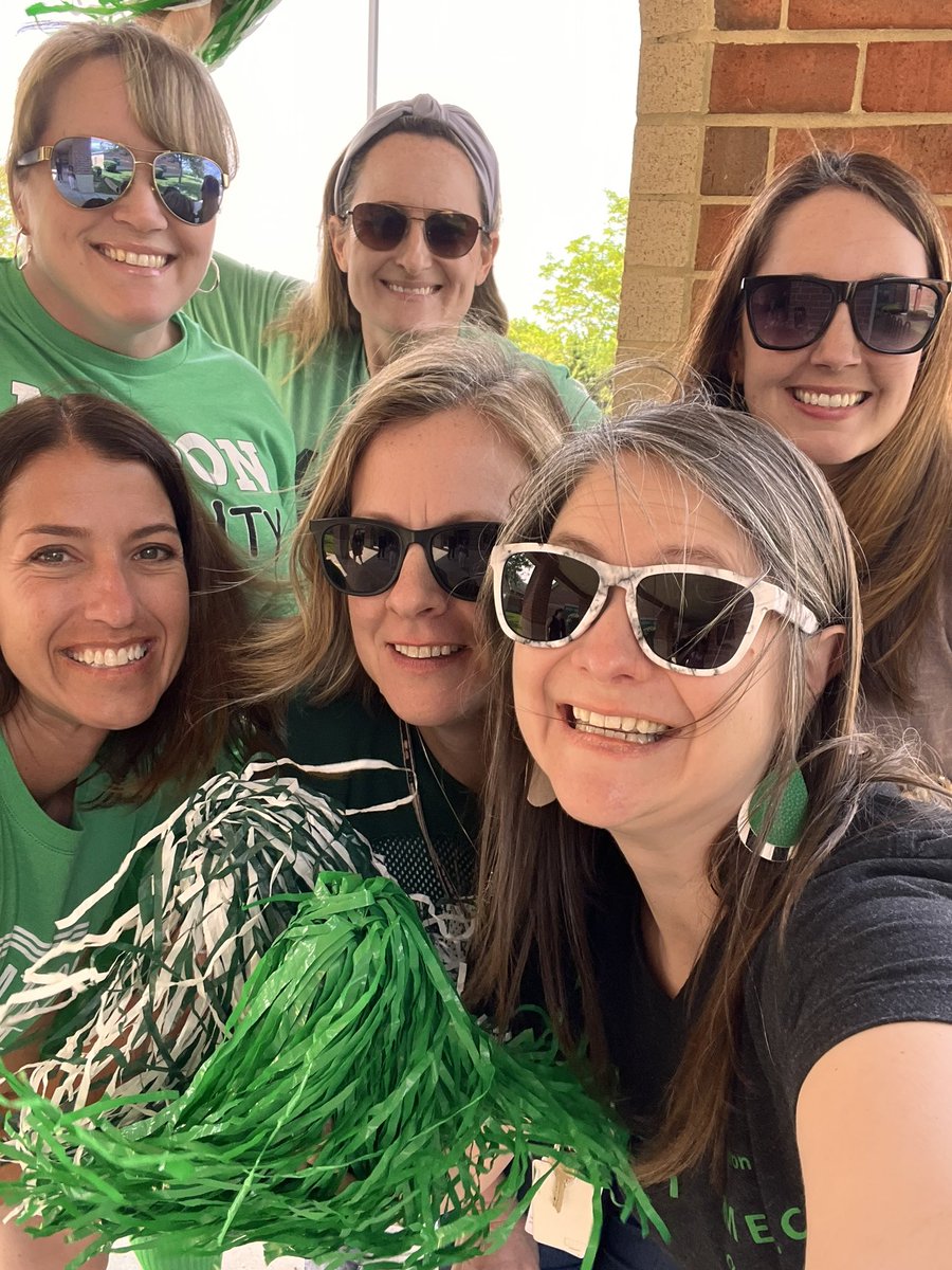 MrsStrancarMECC's tweet photo. MECC North Car Rider Crew has been having so much fun and getting so many smiles this week at arrival and dismissal! https://t.co/Z2oHmE0Xb8