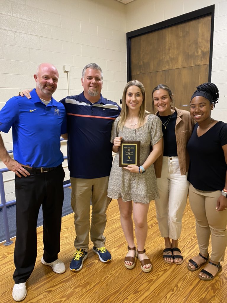 vickilott1411's tweet photo. So honored to have made the All-Region selection, &amp; to receive the “Silver Slugger award from my coaches! I’m super grateful to have played for them and I can’t wait for another amazing season next year!! @cardinalsgore @FortSoftball @CardinalsCoachK @Coach_Tony_NC @AbbeySoftball https://t.co/tb7ZcFezE7