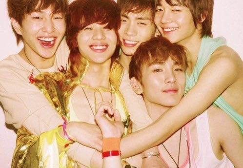 minmin7218's tweet photo. おめでとうやで🎉
(⌒▽⌒)(δvδ)(ㅎㅅㅎ)(ㅍ_ㅍ)( `ㅂ´)

#민트빛_물결로_물든_우리의_시간
#FOREVER_SHINee
#SHINee_15th_Debut_Anniversary
#SHINee_15th_525 https://t.co/q2tHwvOk50