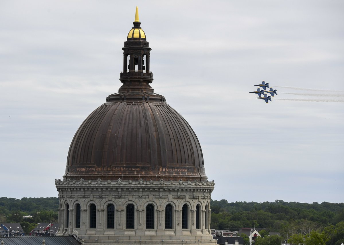 NavyAthletics's tweet photo. Always a pleasure having the @BlueAngels in town!

#FlyNavy https://t.co/qckJEHclzn
