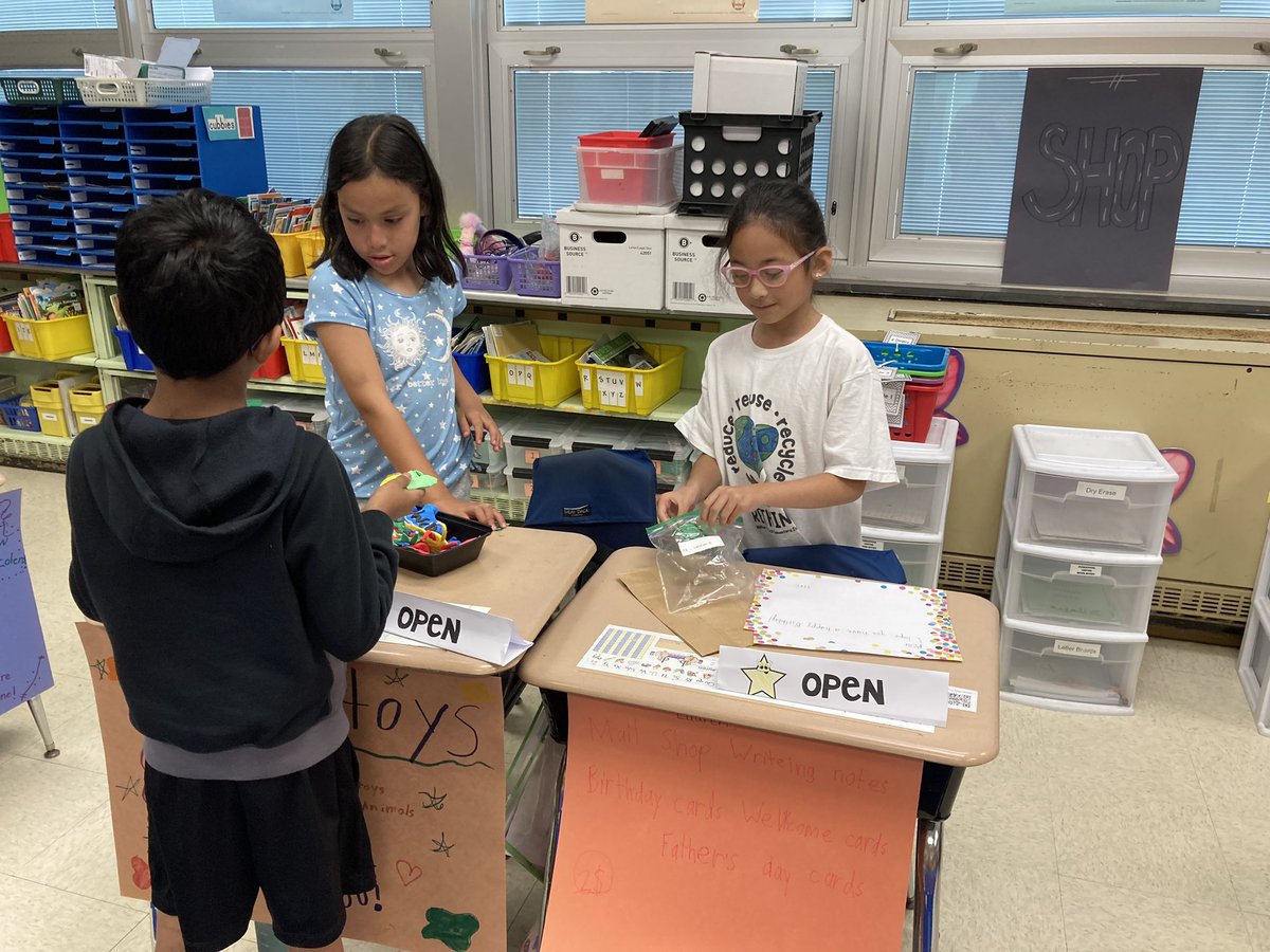CabeMrs's tweet photo. Shop ‘til you drop… or run out of Market Day Dollars and have to be a producer! #wcbpride @EWRSDK12 https://t.co/QQeETXUre4