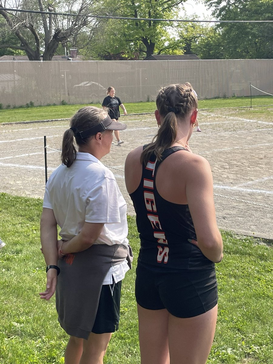 Loveland Girls Track tweet media