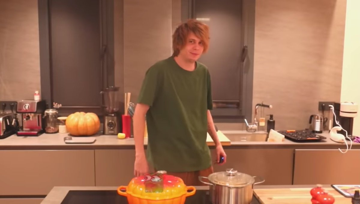 Rubius no solo da variedad de contenido también tiene variedad de personalidades JAJAJAJA