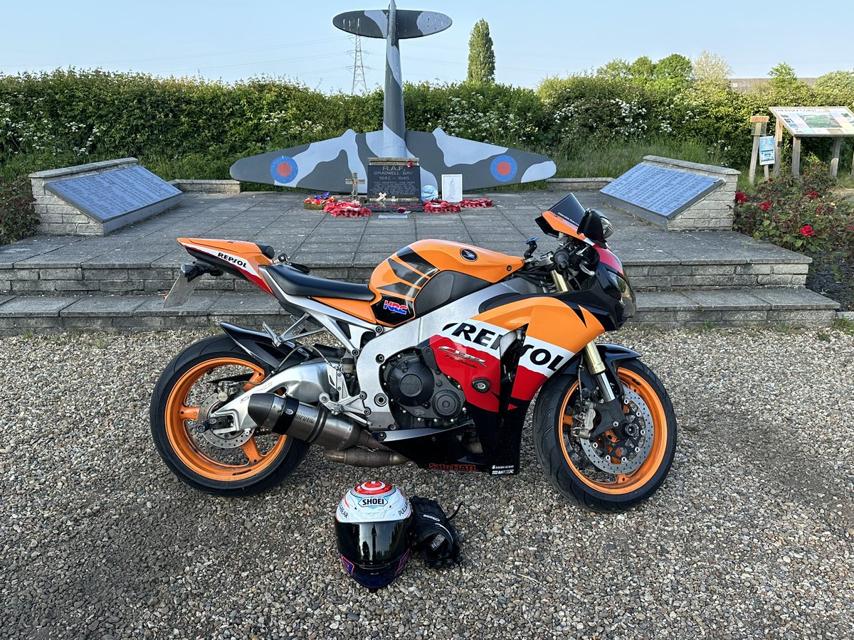 JackHearnLUFC's tweet photo. Fireblade back in my life 🥳🥳 https://t.co/BdXUCx8Cdh