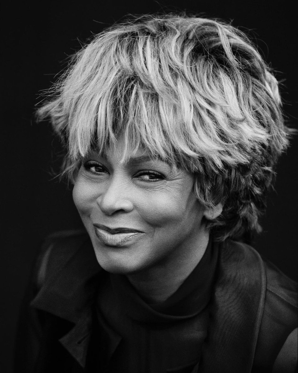 La cantante Tina Turner la ‘Reina del Rock’, falleció hoy 24 de mayo, a los 83 años de edad cerca de Zúrich. Su verdadero nombre era Anna Mae Bullock, nacida el 26 de noviembre de 1939 en Brownsville, Tennessee (Estados Unidos). #QEPD