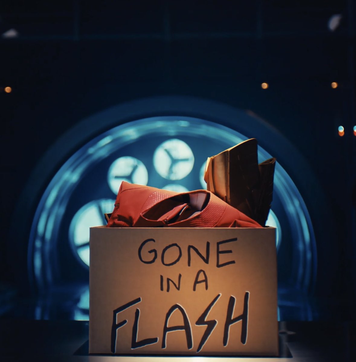 comicsvsworld's tweet photo. “I was there at your beginning, and I will be there at your end.” #goodbyeflash
#theflash #TheFlashSeason9 https://t.co/aeF1VUYqUq