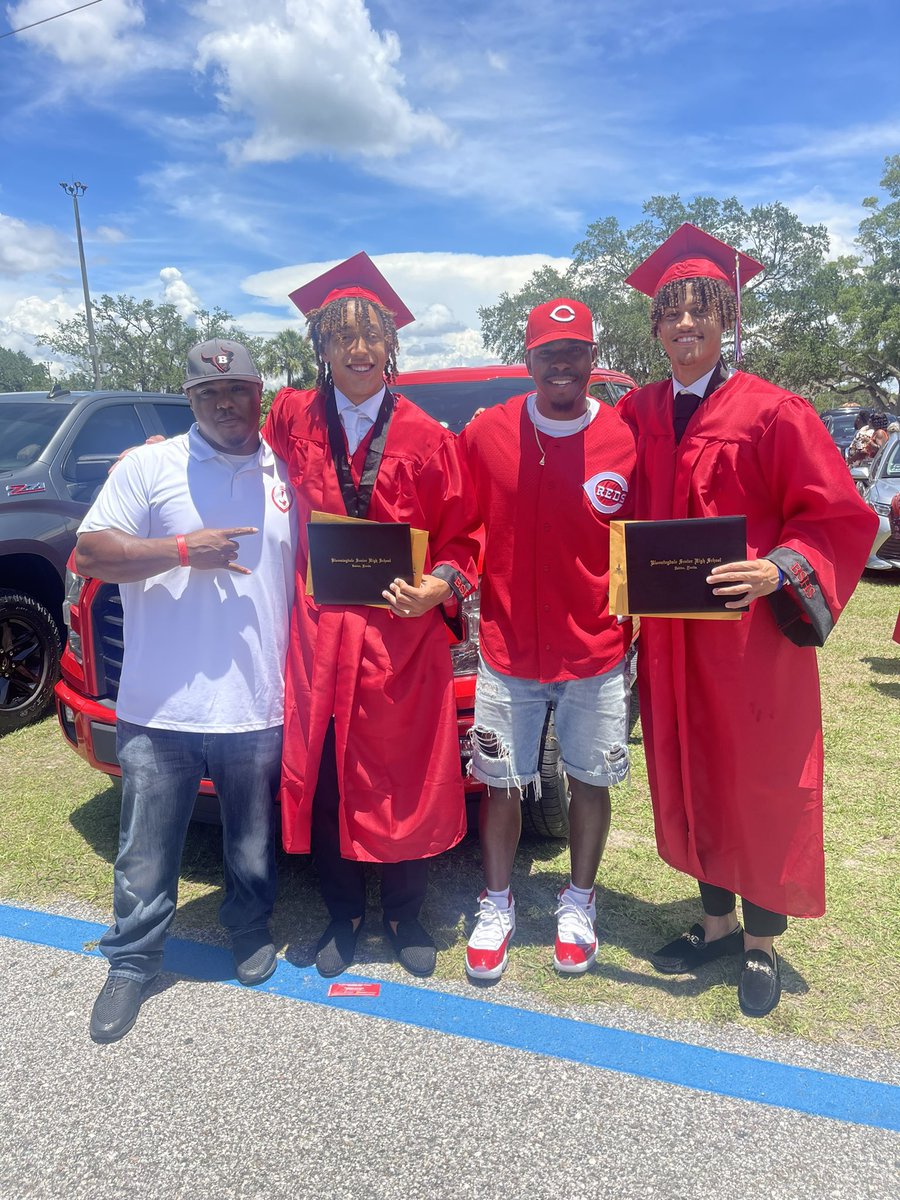 To my Sr’s that graduated today, Thank you ! The future is bright for every one of you!  Love y’all Boys ! <a href="/1CharlieOBrien/">Charlie O’Brien</a> <a href="/1wayKj/">Kendall “KJ” Jones ✞</a> <a href="/ChristianBodna2/">Christian Bodnar</a> <a href="/AidenWillis20/">Aiden Willis</a> <a href="/NateLedford1/">Nate Ledford</a> <a href="/MekhiThomas14/">Mekhi Thomas</a> <a href="/mikeviyon12mack/">Mi’keviyon12Mack</a> <a href="/CarterHT56/">Carter</a> <a href="/DanteEggins/">Dante J. Eggins</a> <a href="/77isaiahL/">Isaiah Lowery</a>  <a href="/charles_coney7/">Charles Coney</a>