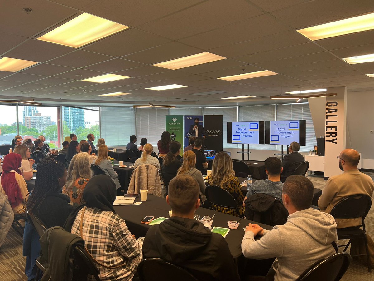 PrabSarkaria's tweet photo. It was an honour to be part of @human_i_t & @VisaCA’s Digital Empowerment Program event today at @BhiveBrampton.

Our gov’t recognizes how valuable newcomers are to the future of our province and this program builds on our investments to break down barriers and build a #StrongOntario.

#onpoli