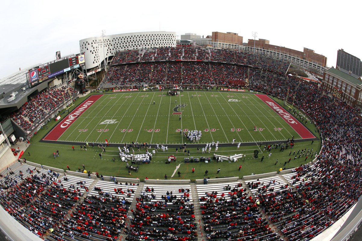 maximus_ahoia's tweet image. I’d like to thank the Lord for blessing me with my eighth offer from the University of Cincinnati @coachphilaustin @Coach_RAD_ @JUCOFFrenzy @JuCoFootballACE