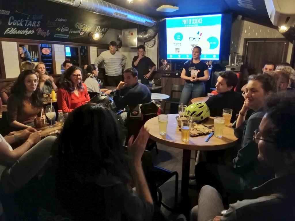labexWhoamI's tweet image. On a clôturé #pint23 au Bistro de la Banque avec la soirée Nouvelles #technologies : simuler pour étudier 💻💊🥽

🎙️Pierre Monmarché (lab Jacques-Louis Lions et @LCT_UMR7616) &amp;amp; @BarbaultFlorent (@ITODYS_lab)

Et un joyeux anniversaire à Barney 🇫🇷 et @EloScicomm 1️⃣0️⃣🎂