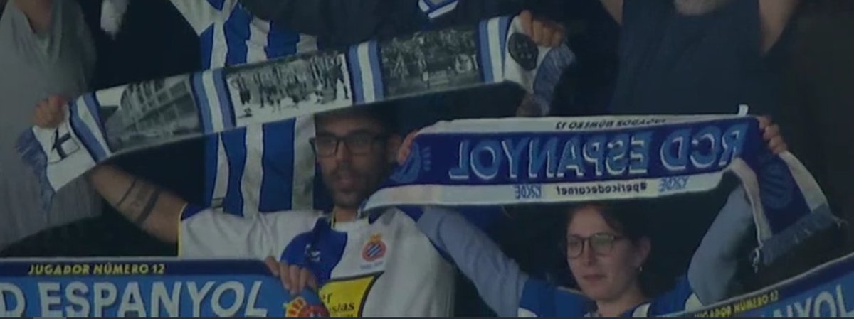 sanndro3's tweet photo. Sempre al teu costat. 💙🤍 #RCDE https://t.co/CqOGyRpWqg