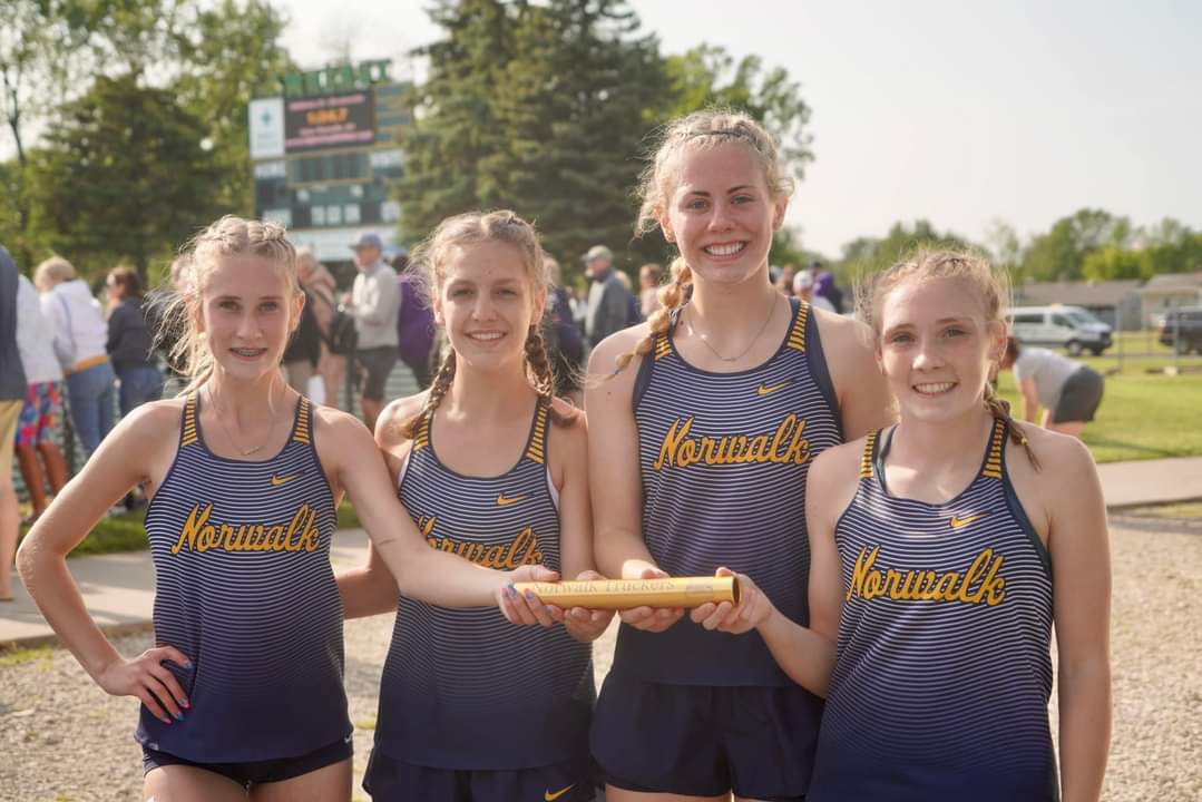 The 4X800M Relay Team of Zuri Immel, Isabel Ott, Summer Moehlman, and Xavi Immel break the school record with a time of 9:43.92. Congratulations Ladies!