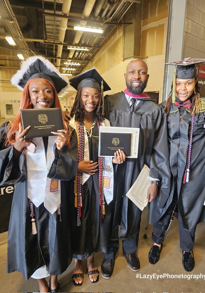 Lower Richland High School Diamond WBB (@ladydiamondwbb) on Twitter photo Congratulations to our Graduates <a href="/TyraFloyd22/">Tyra " 2 2 " Floyd</a> <a href="/ClaflinWBBall/">Claflin WBB Hoops</a> <a href="/WestonTaniyah/">Tmack ๐ฐ</a> <a href="/MorrisColl1908/">Morris College</a> Taylor Shiver <a href="/FM_WBB/">Francis Marion WBB</a> (Manager) Coach <a href="/A5Lucas/">AA Lucas, M.Ed,GCDF๐จ๐ฎ๐ฌ๐ญ๐บ๐ฒ๐ซ๐ท</a> Congratulations to our Graduates <a href="/TyraFloyd22/">Tyra " 2 2 " Floyd</a> <a href="/ClaflinWBBall/">Claflin WBB Hoops</a> <a href="/WestonTaniyah/">Tmack ๐ฐ</a> <a href="/MorrisColl1908/">Morris College</a> Taylor Shiver <a href="/FM_WBB/">Francis Marion WBB</a> (Manager) Coach <a href="/A5Lucas/">AA Lucas, M.Ed,GCDF๐จ๐ฎ๐ฌ๐ญ๐บ๐ฒ๐ซ๐ท</a>