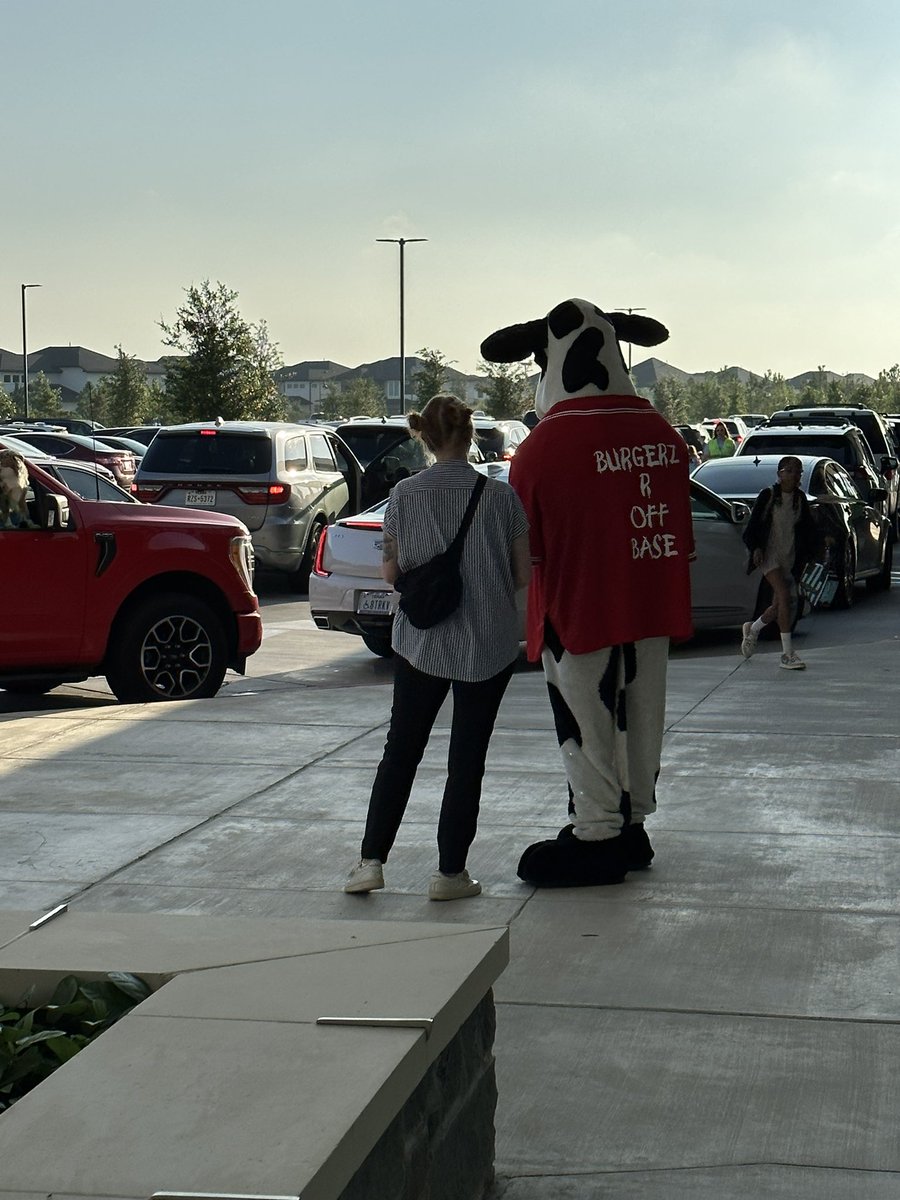 Thank you Chick Fil A for celebrating learning with us.  We loved our surprise visit. <a href="/cfisdmcgown/">@cfisdmcgown</a> <a href="/ChickfilA/">Chick-fil-A, Inc.</a> #owlaboutthebest