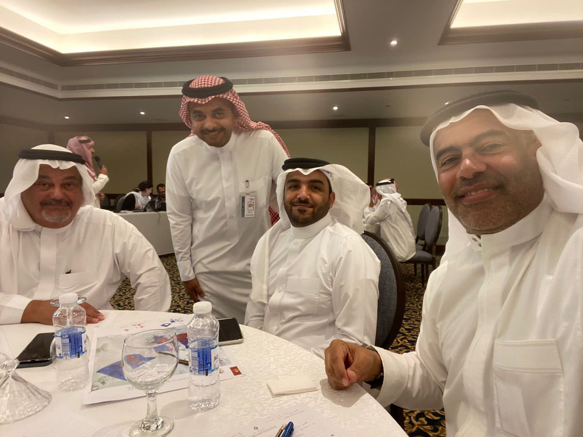 Umran_Alahssa's tweet photo. بدعوة كريمة من هيئة التراث تم انعقاد الورشة المختصة مع الاستشاري لدى منظمة اليونسكو  لمناقشة خارطة الطريق لملف #الاحساء المبدعه بمشاركة جميع القطاعات ذات التاثير في خطة العمل https://t.co/TqQ1PF8Wqg