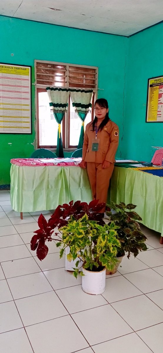 Bekerja keraslah sampai anak gadismu berkata "Wanita yang mandiri itu adalah Ibuku" ❤️
#wanitakarir #guruindonesia #PNS #ibubekerja