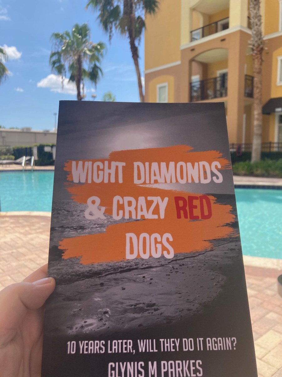 Max10_10's tweet photo. #Four #Book #Crime #Thriller #Series #IsleOfWight #historicalromance - 4 separate stories with a story thread linking them all... #Holidayread #Writerslift #Twitterread #Bestseller #Amazon #Kindle #Bookinfluencer #paperback #ebook #summerreading #sunbathingisboringwithoutabook https://t.co/bZNpKhrBcM