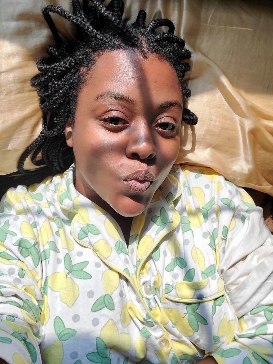 Fapnormousyt's tweet photo. The FACE // The ASS

B-day tings... 

Wagwan https://t.co/a3xdVPapw0