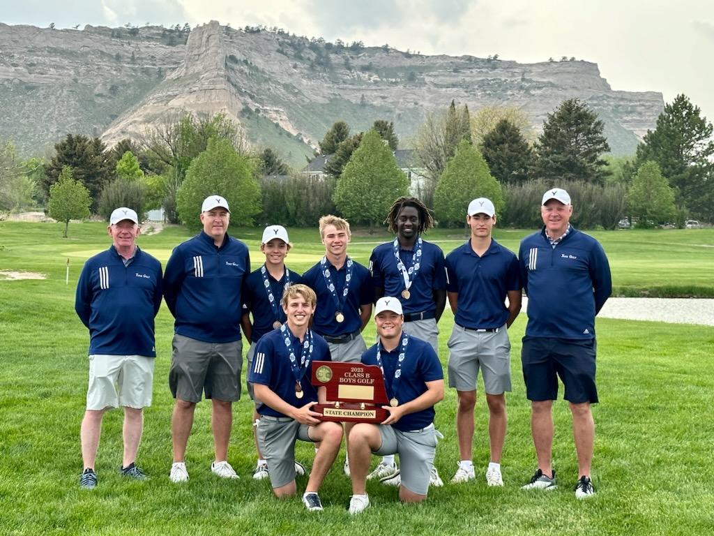 What a way to send coach Malleck into retirement!  @YorkDukeGolf Class B State Champions!!  With 4 highlands students in the top 10. 3rd @ryanseevers2311 5th Elijah Jensen 7th @Emmanue51235184 9th @HinzeJaxson. Congrats, men!