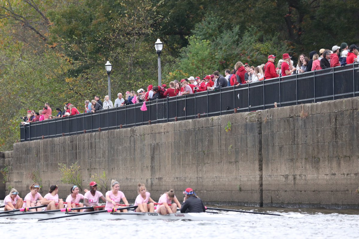 AlabamaRow's tweet image. It is not the norm to have so many fans come out to watch rowing races, so we are so appreciative. Thank you all for showing up rain or shine, for cheering your loudest, and for making us feel special. Can’t wait till next season! 

#RollTide | #RowTide