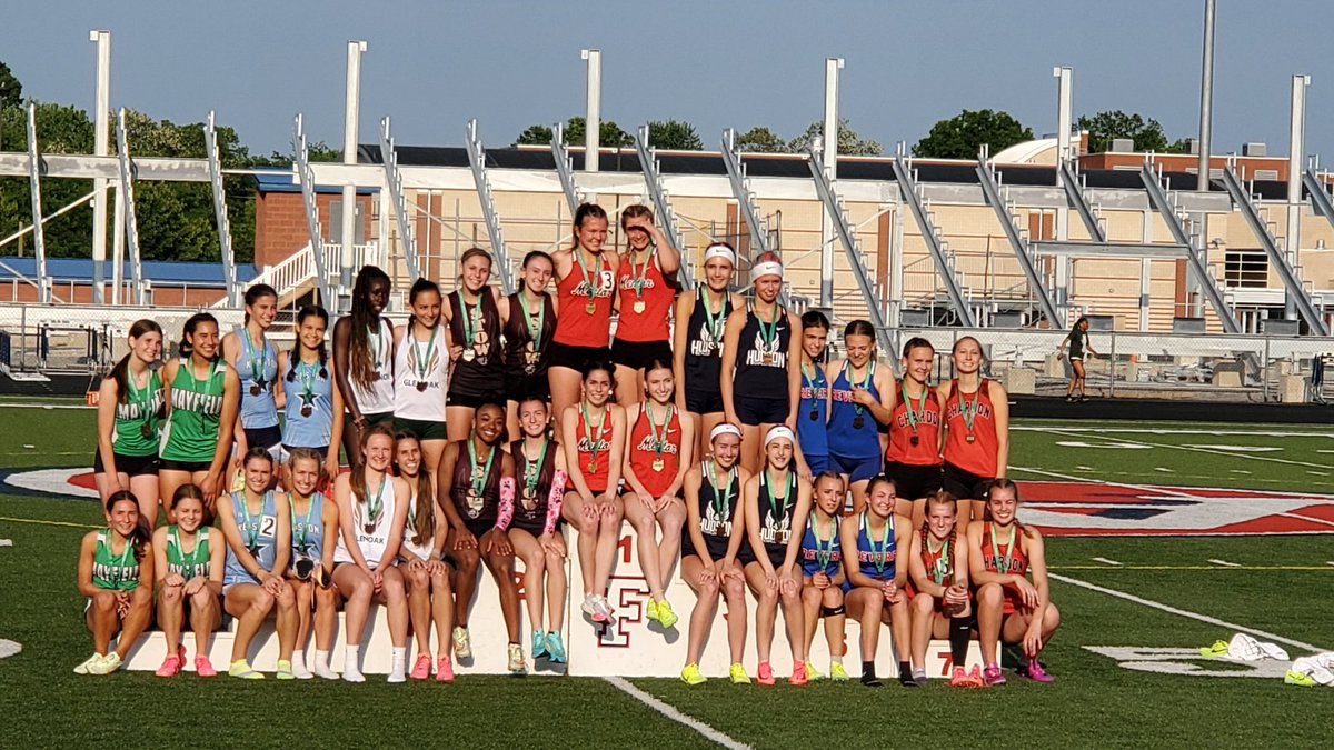 🚨STATE QUALIFIERS!🚨
The 4x8 of Ingrassia (2:21), Jones (2:26), Pitcovich (2:23), &amp; Atkinson (2:16) finish in 2nd at regionals qualifying to the state meet next week in Columbus with a time of 9:28.75!!
#StowTrack #StowEndurance #StateBound