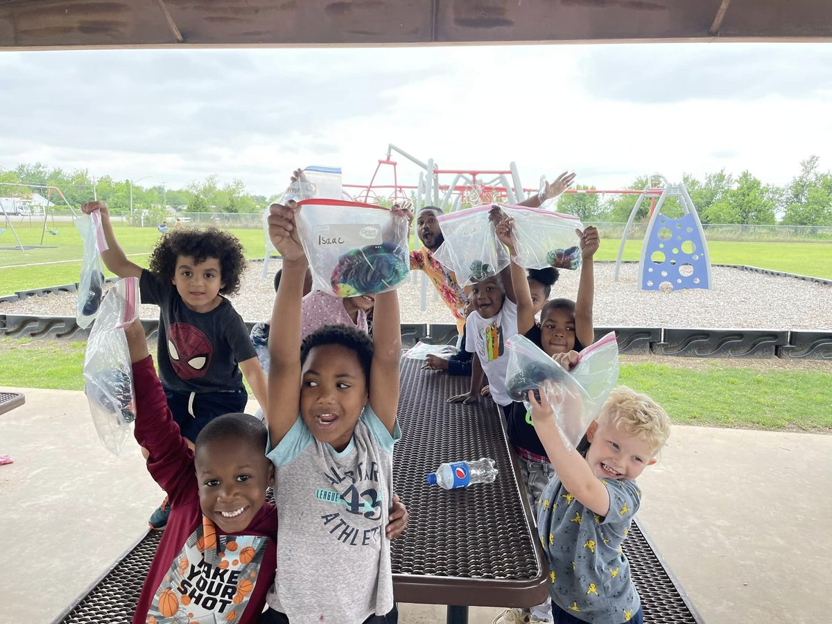 Last week, the Kindergarten kids had fun creating tie-dye shirts! #TigerPride #handsonlearning #handsonlearningfun #kindergarten #crutchoschool