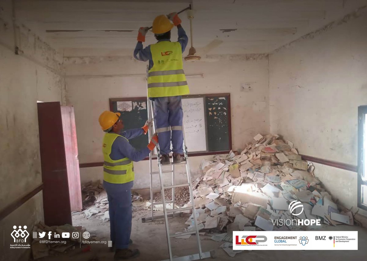 Bfdyemen's tweet photo. إعادة تأهيل #مدرسة الفقيد البيتي التي يرتادها أكثر من 220 طفل في منطقة محمده- مديرية #حجر- محافظة #حضرموت ، وتزويدها بنظام شمسي بتكلفة تقديرية 120 ألف دولار.
#LDCP
@VisionHopeInt
#BMZ
@Bfdyemen https://t.co/I1zStEJwW7
