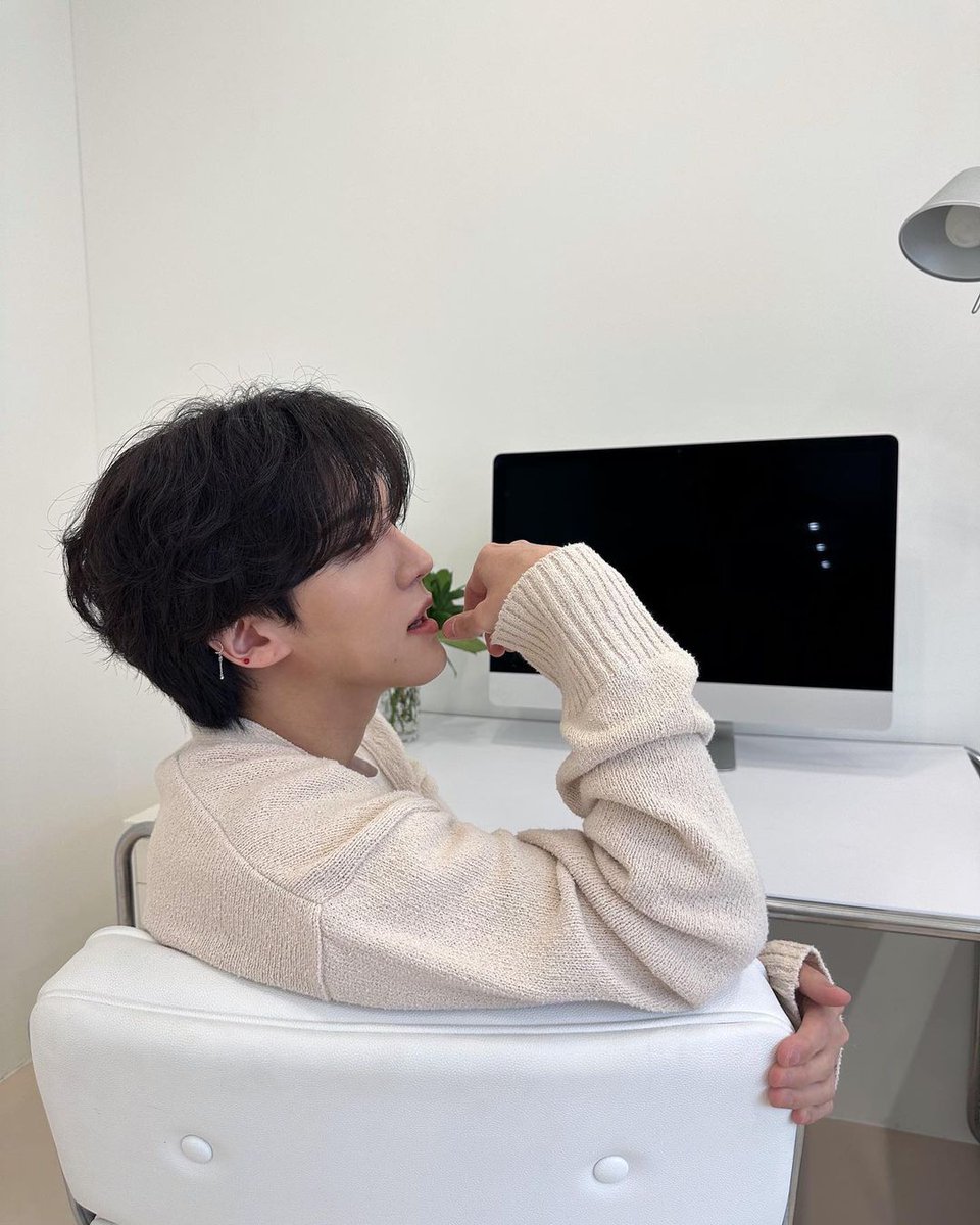 junghoonmx's tweet photo. Instagram | 240523 (1/2)
ITTA
.
#오메가엑스 #OMEGA_X #정훈 #한정훈 #JUNGHOON #junghoonmx https://t.co/PzMRNxtEeh