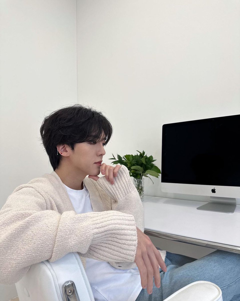 junghoonmx's tweet photo. Instagram | 240523 (2/2)
ITTA
.
#오메가엑스 #OMEGA_X #정훈 #한정훈 #JUNGHOON #junghoonmx https://t.co/rwOTX2aMga