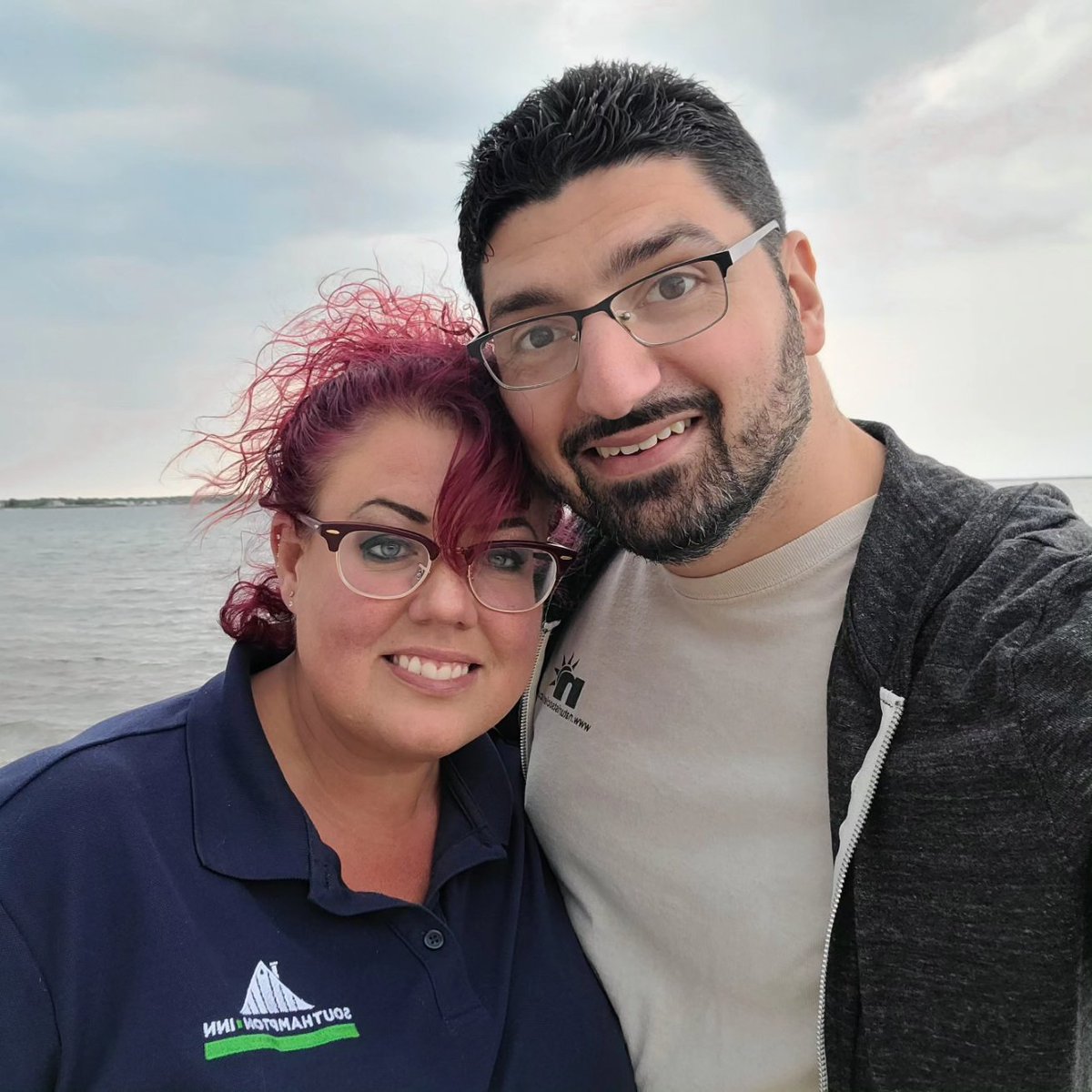 JustinCeravolo's tweet photo. Birthday beachin' with Ben and his horseshoe crab friend (that's almost as big as him). 😂 Happy birthday, Nickol! We love you! ❤️ https://t.co/8q9kxOvJDw