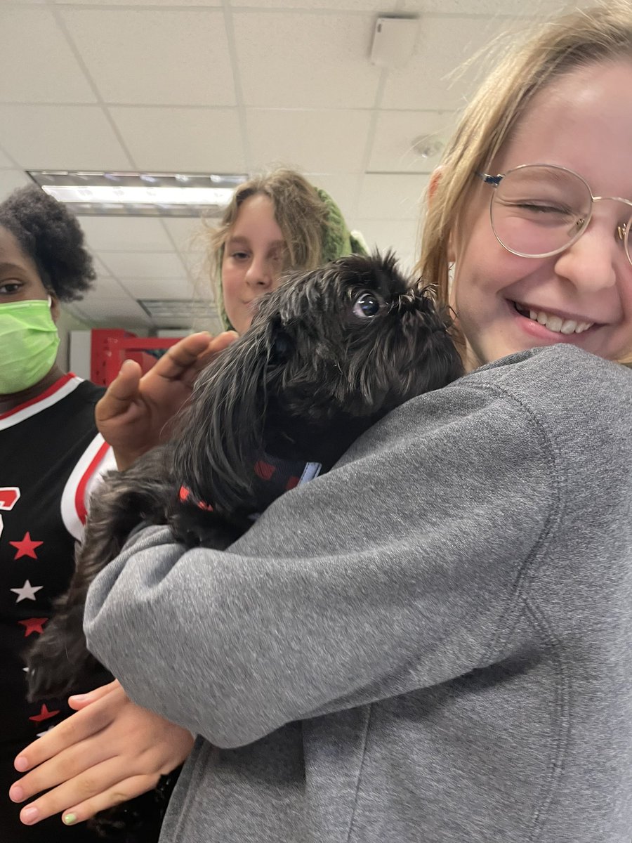 MsNesmith94's tweet photo. Fifth-grade thinks Odie should become a Brandon employee 🐾 🐝@CounselorRG3 https://t.co/1TAqC1NV1L