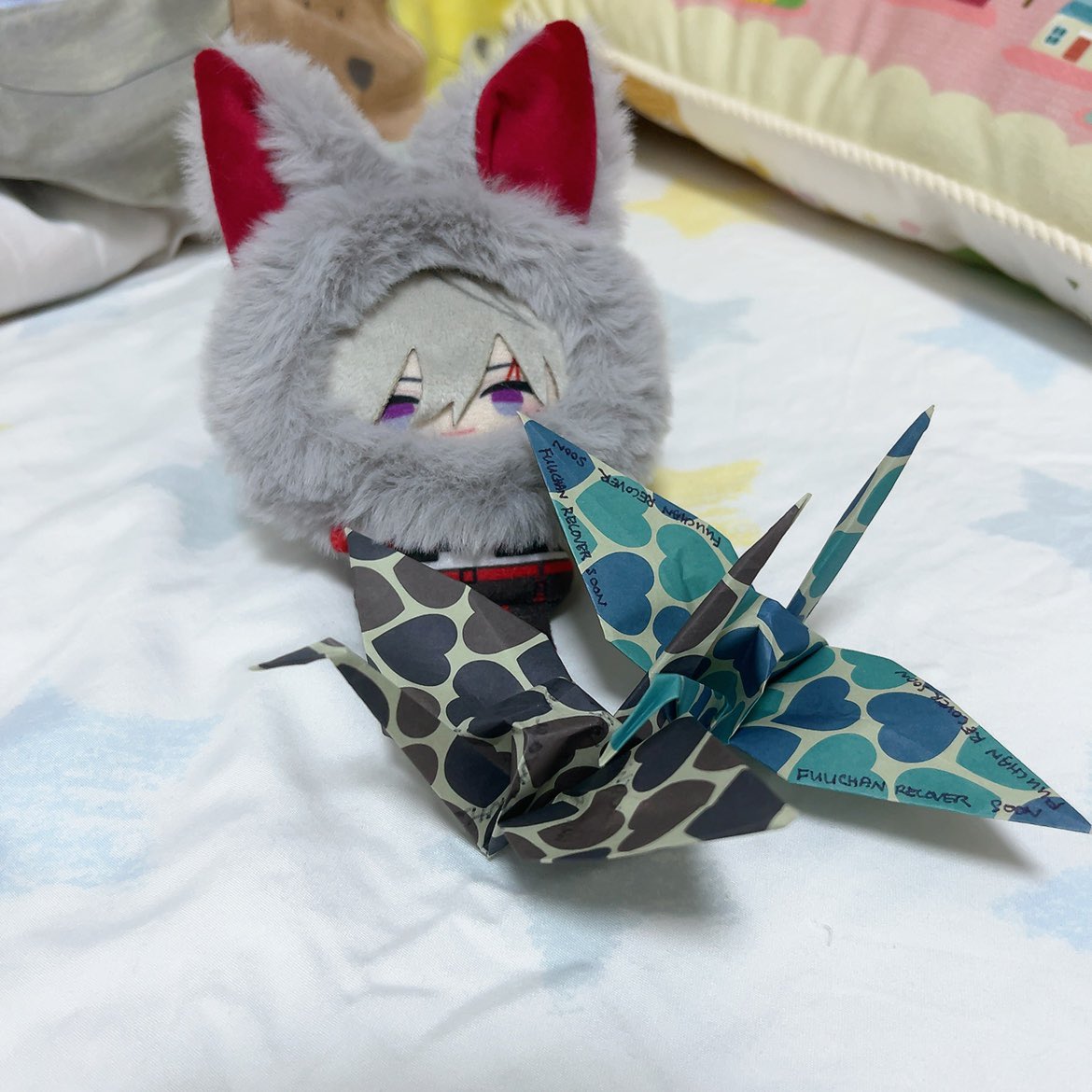 _hwlarei_'s tweet photo. i just started 4 days to make the paper cranes and here the osheep is back ueueweewee ( ˊ̱˂˃ˋ̱ ) welcome back to the sheep pile fuu 🐏
#fulbattery #Fulofpower #Blessing_for_Osheep
@Fulgur2023 https://t.co/8klS4z0qDw