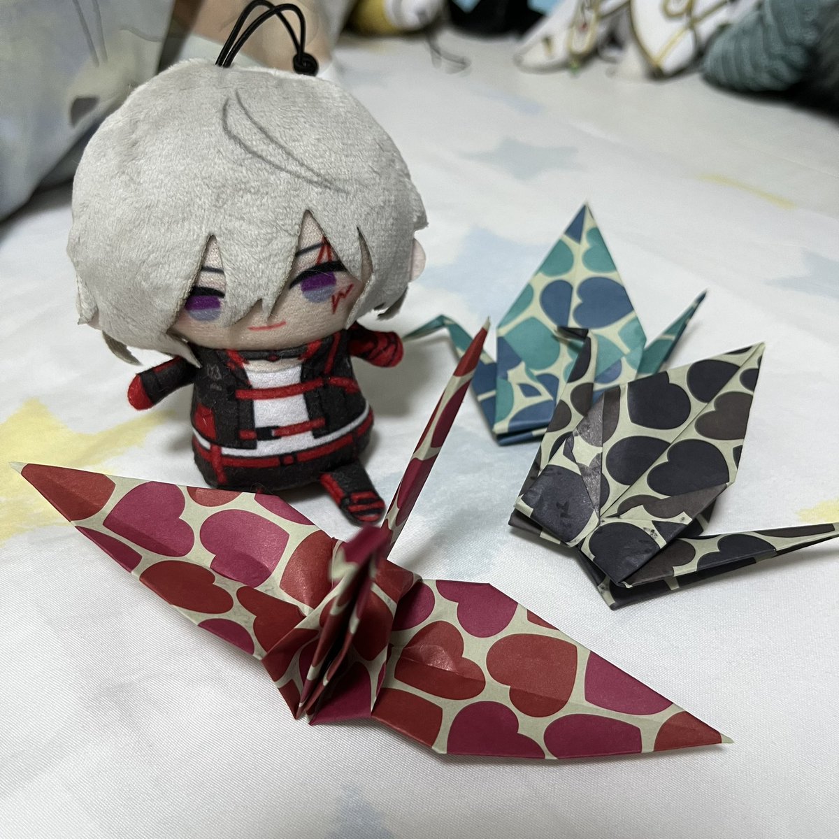 _hwlarei_'s tweet photo. i just started 4 days to make the paper cranes and here the osheep is back ueueweewee ( ˊ̱˂˃ˋ̱ ) welcome back to the sheep pile fuu 🐏
#fulbattery #Fulofpower #Blessing_for_Osheep
@Fulgur2023 https://t.co/8klS4z0qDw