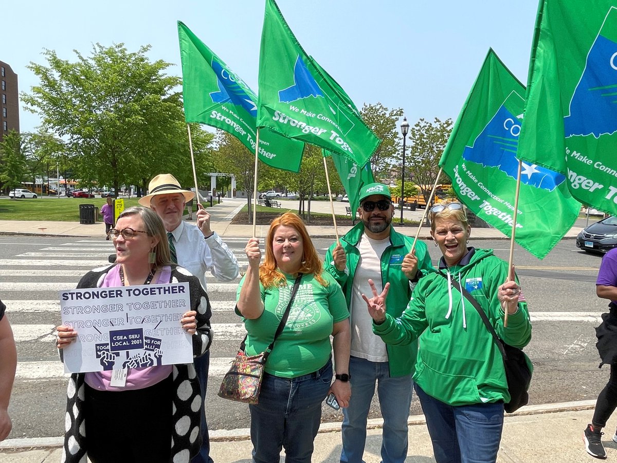 AFSCMECT4's tweet photo. We stand in solidarity with the @SEIU1199_NE 1,600 group home and day program workers who went on strike today. Support these essential workers: https://t.co/tCf24UBuoP #PathwayTo25ย #RaiseTheWage4LongTermCare #CareForCaregivers #FundOurFutureCT #Strike1199ne https://t.co/hUMdC1oWJQ