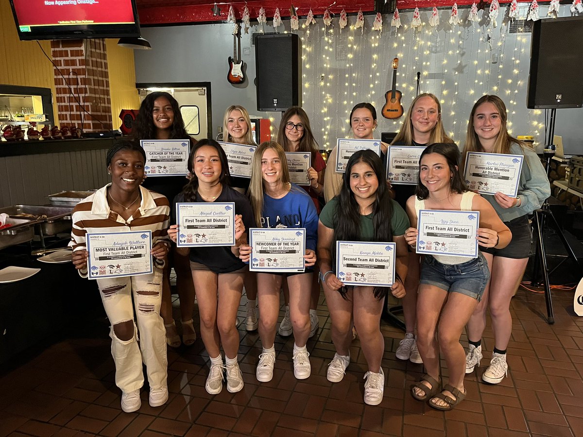 carra_cleaves's tweet photo. Honored to have been chosen for 6-6A All District 1st Team. Couldn’t have had the year I did without my awesome teammates, especially @BHilton175 Catcher of the Year. Love my Wolfpack! @PWSH_Softball @DallasRuthless @UnionCollegeSB @CULionsSoftball @BrownU_Softball @PUSoftball https://t.co/zjdFiDj1rT