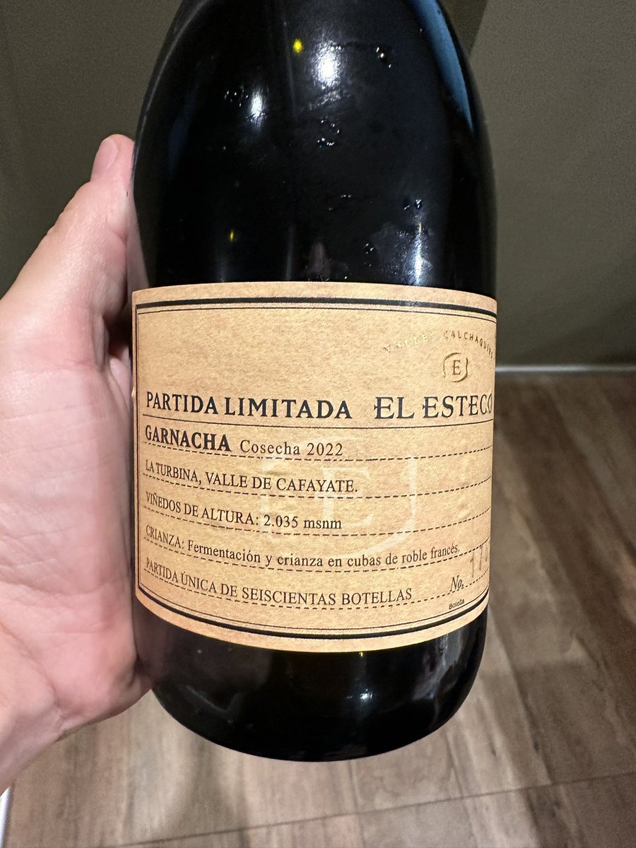 Que lo parió, que buena está esta garnacha! 👏🏻🍷 <a href="/claudiomaza1/">Claudio Maza</a> 
Lástima que sean tan pocas!
Se disfrutó con amigos, como corresponde.
Gracias <a href="/VinotecaMRWines/">Musu</a> !