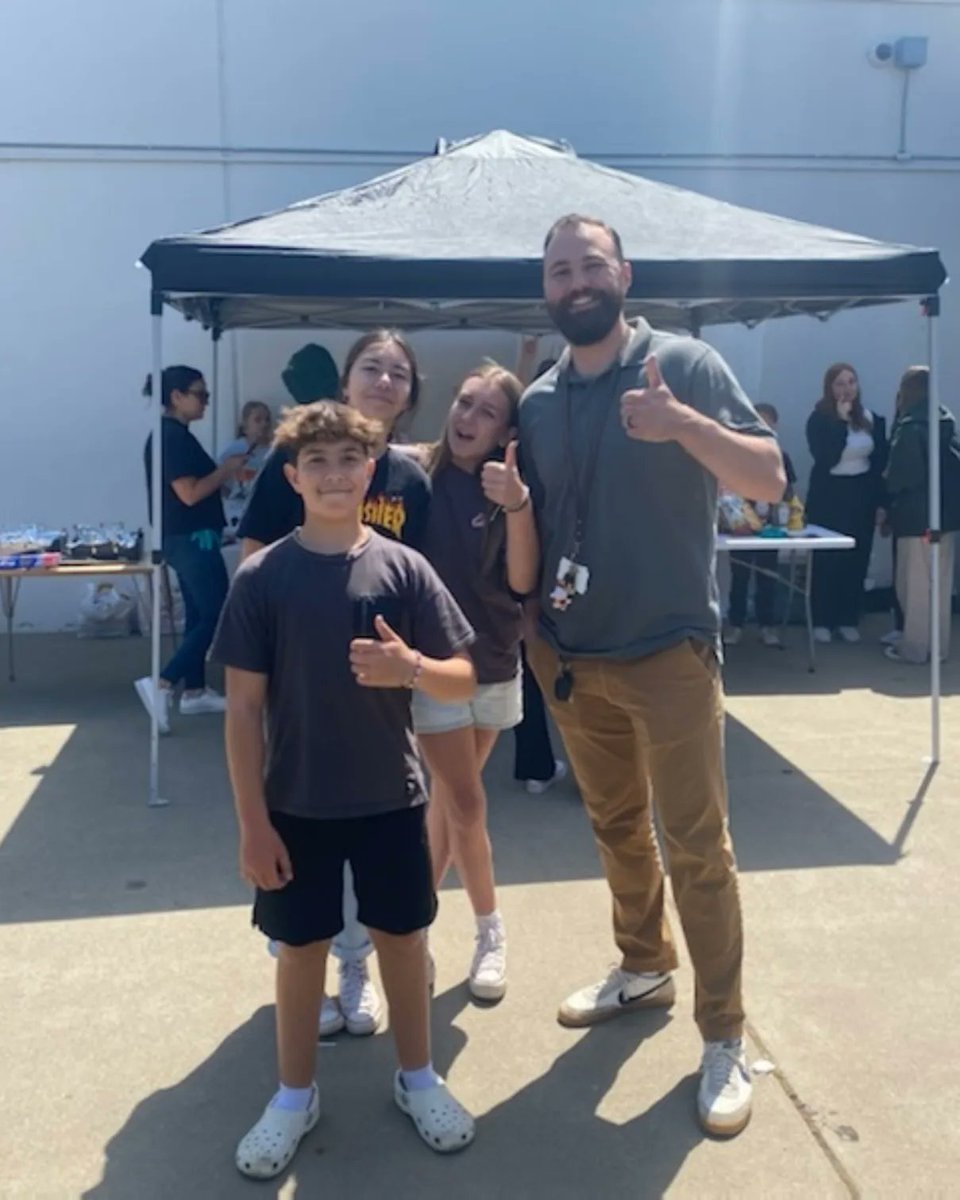 COA_middle's tweet photo. COA Middle teachers hosted a special farewell BBQ for our 8th Grade students who will walk the stage tomorrow and receive their middle school promotion certificates.
#coamiddle #coaschool #gcc_charters #gcc20yearsofimpact #goodbuyparty https://t.co/fwgFOxJ7eR