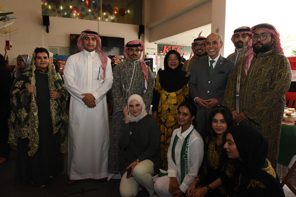 MohdShukriYajid's tweet photo. Amazing highlights and performances by @MSUmalaysia international stds and staff at the International Cultural Festival, in conjunction wt #IMACC2023. With a showcase of 63 countries, there were diverse displays that brought uniqueness and colours to the campus. @MSUGlobalAffair https://t.co/c3peEKhz9I