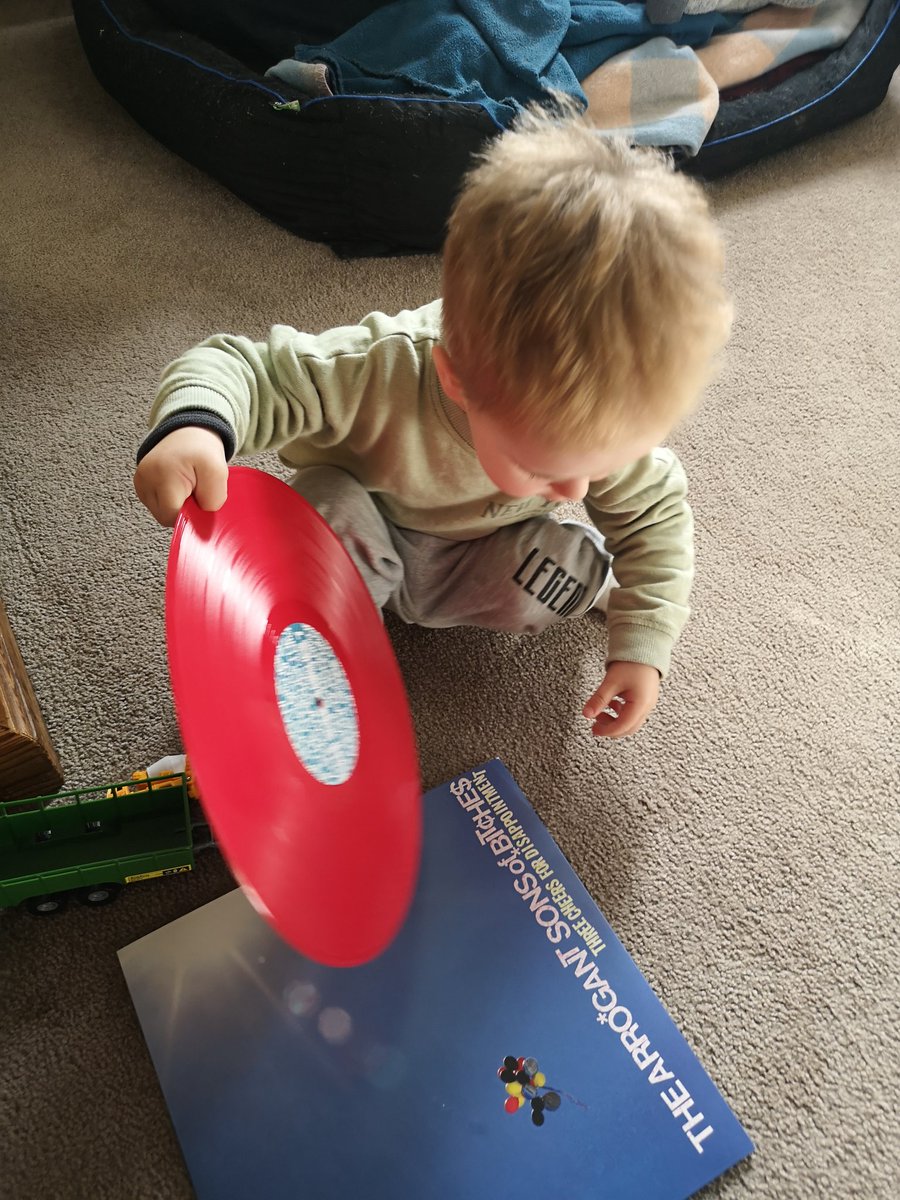 sandybeachedas's tweet photo. @jeffrosenstock My son has discovered the arrogant sons of bitches and is a big fan. I'm still teaching him how to handle a record 😅 Thanks for the tunes! https://t.co/gu4NzKKx3N