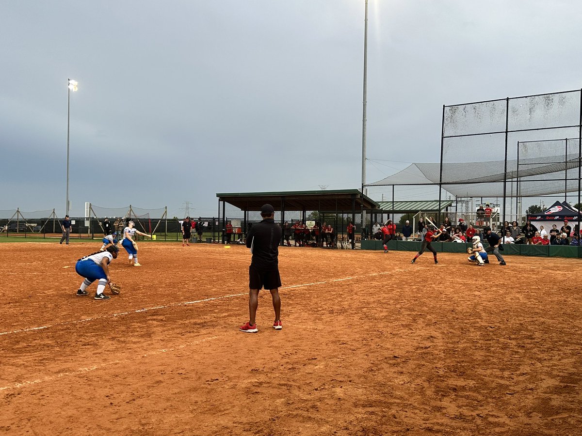 MikeMicallef1's tweet photo. The good girls of @DHSHappenings advance to the #Ship after 5-1 win over South Fork. 🥎
#DefendTheShip https://t.co/uQekSNWs8X
