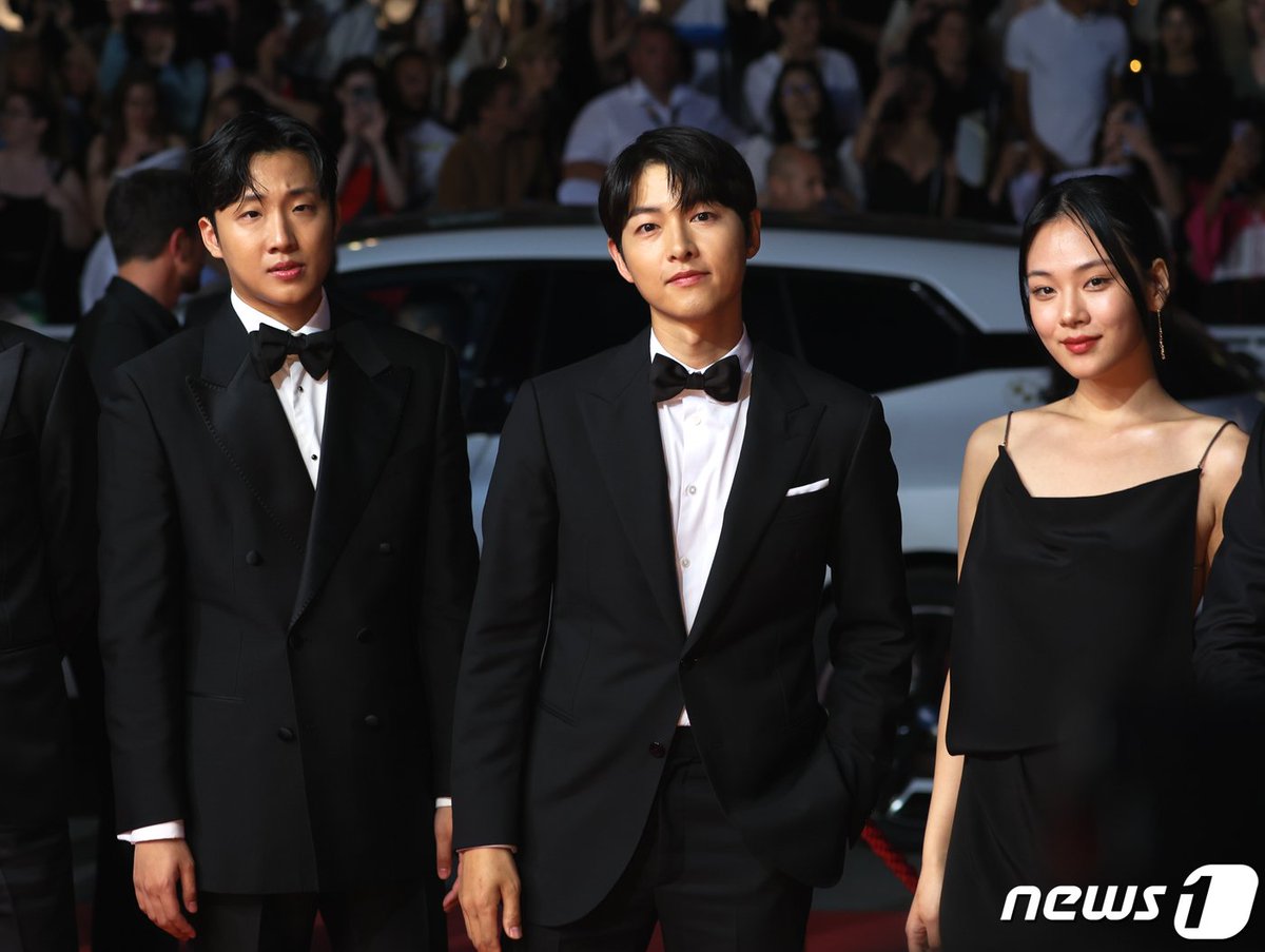 KPOP WORLD INA on Twitter: "Song Joongki, Kim Hyeongseo (BiBi), Hong