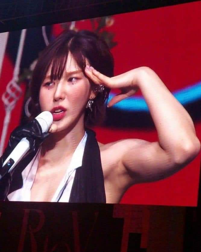 soloistsw's tweet photo. Wendy's bicep 💪 https://t.co/8hvQQ3A5hA