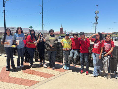 karras_ELMS's tweet photo. ❤️🐾⚾️ Our @Socorro_Middle Bulldogs enjoyed a day at the ballpark ! @epchihuahuas #MakeTheirDay ❤️🐾⚾️ https://t.co/uRTt7g9akx
