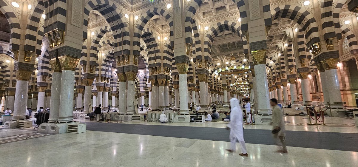 HaramainInfo's tweet photo. Early morning at Masjid An Nabawi before the Fajr Al Awwal Adhaan

There's an increase in pilgrims now for Hajj. 

May Allah Accept the Hajj for all those Pilgrims who are due to perform Hajj https://t.co/0rqZumMm5v